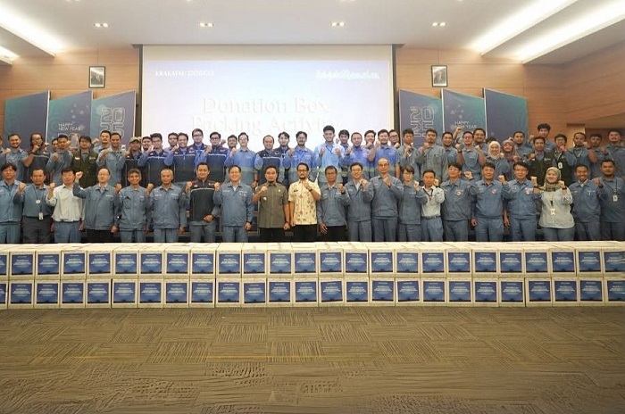 Krakatau Posco Bagikan Sebanyak 1.225 Paket Sembako untuk Masyarakat. (Instagram.com @krakatauposco)