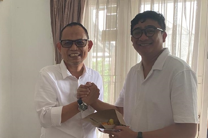 Andy Setiawan (Owner Dist Sari Roti Cilegon dan Serang) dan Galang Fernando (Head GT PT Nippon Indosari Corpindo, Tbk). (Dok. Star Makmur Sejahtera)